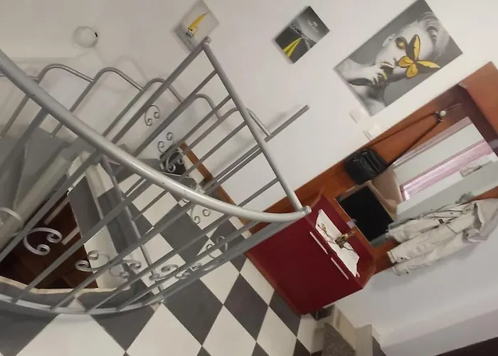 с две спални. *