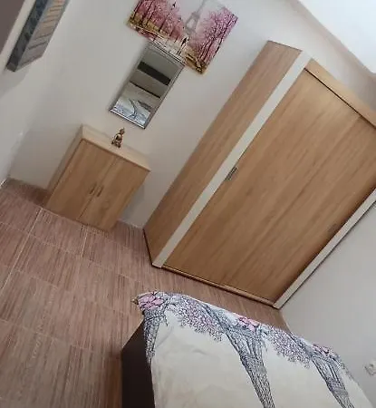 с две спални. Warna